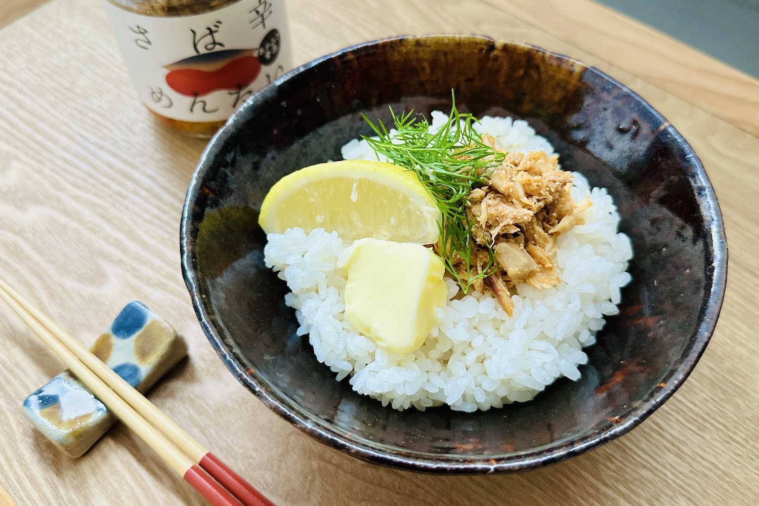 ディルとレモンのさば辛めんたいバターごはん